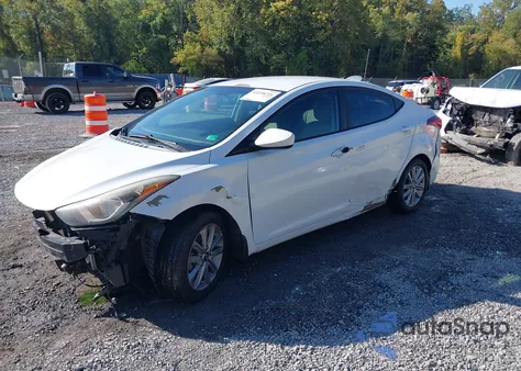 2015 Hyundai Elantra Se z USA, uszkodzony, nr VIN 5NPDH4AE4FH609471